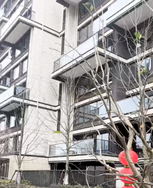 想让别墅墙面与众不同？EPS外饰线条施工技巧教你如何做！